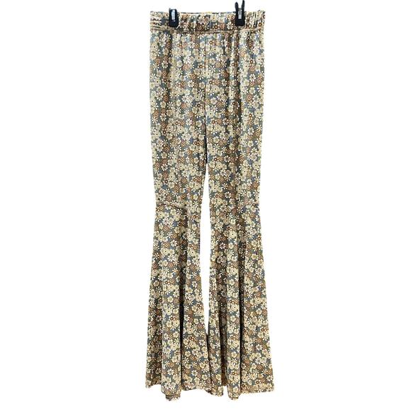 Three Bird Nest, Dream in Flowers Flare Pants - Picture 5 of 11